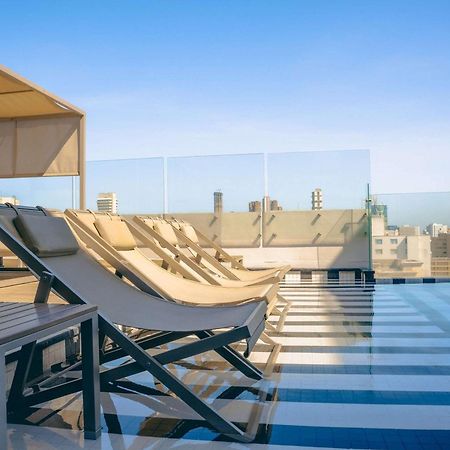 Faranda Collection Barranquilla, A Member Of Radisson Individuals Hotel Barranquilla  Ngoại thất bức ảnh Rooftop pool at the hotel