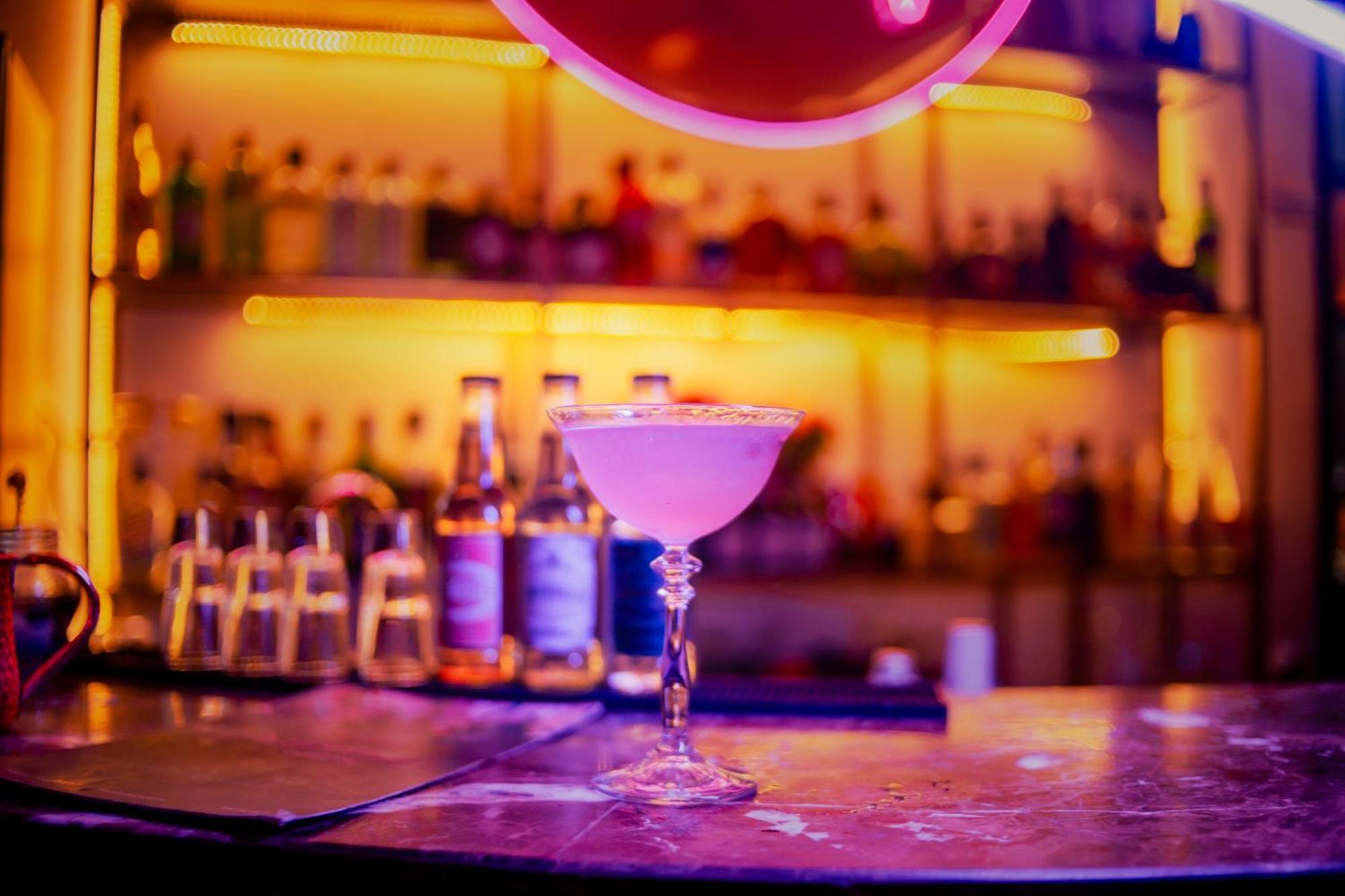 Faranda Collection Barranquilla, A Member Of Radisson Individuals Hotel Barranquilla  Ngoại thất bức ảnh A pink cosmopolitan cocktail