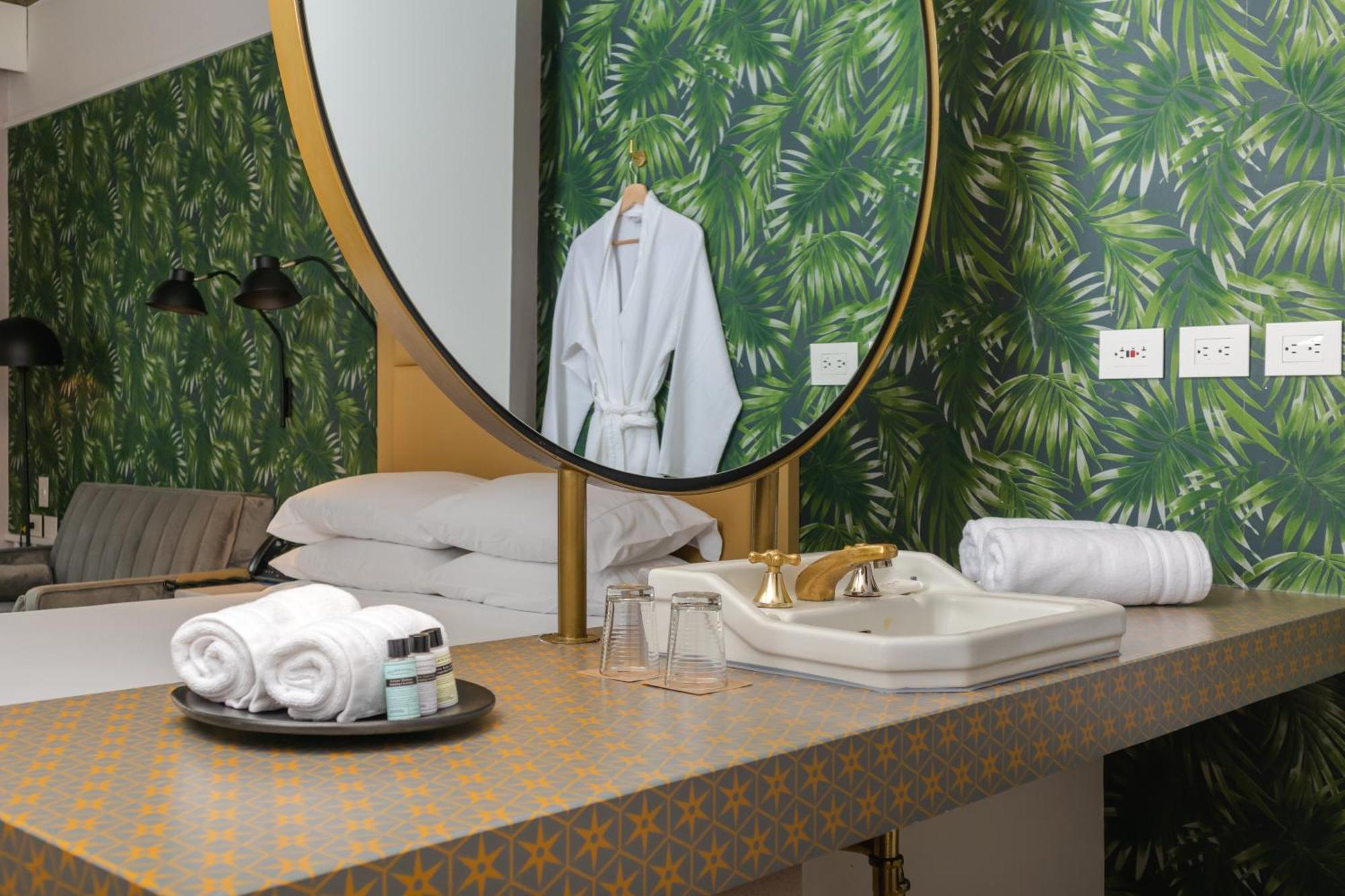 Faranda Collection Barranquilla, A Member Of Radisson Individuals Hotel Barranquilla  Ngoại thất bức ảnh Bathroom